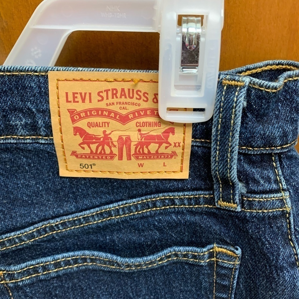 Levi’s 501 red tag high waist button fly denim cut off shorts W27 - Picture 6 of 6